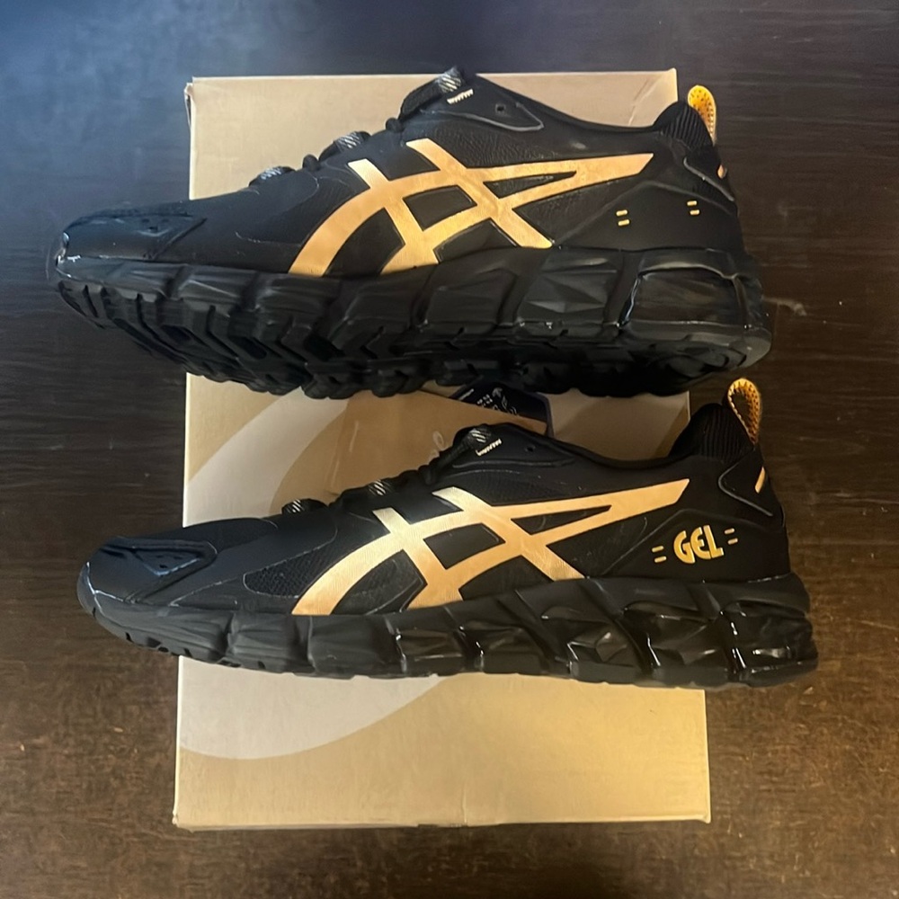 GEL-Quantum 180 Black/Pure Gold - Picture 6 of 6